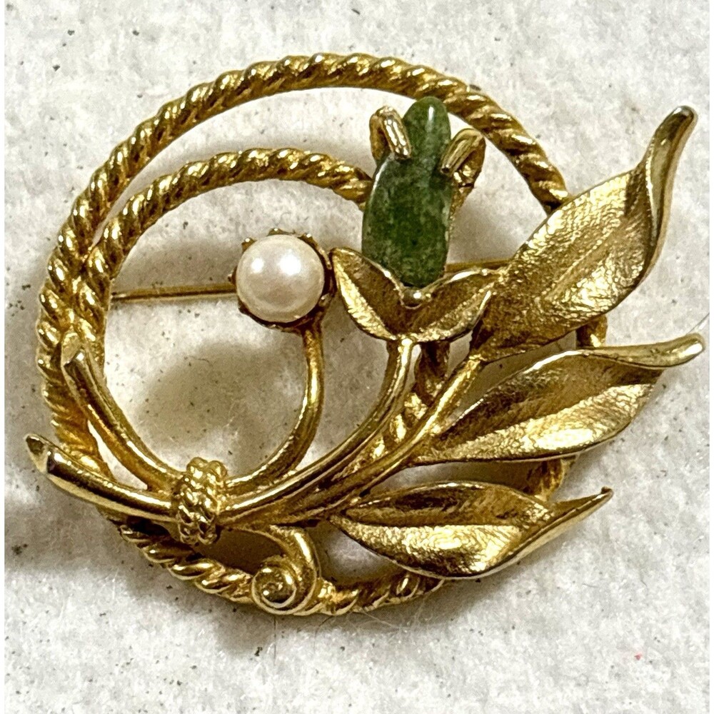 Vintage 1966 Sarah Coventry JADE GARDEN Brooch Green Stone Faux Pearl Gold Tone